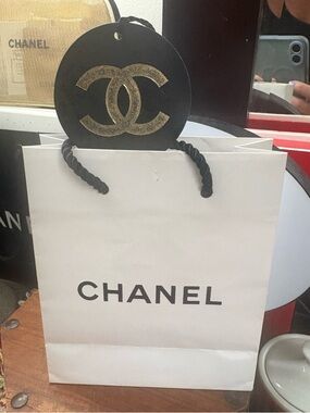 CHANEL Bundle Gift Bag, CC Name Tag + 3 Blank Notes NWOT